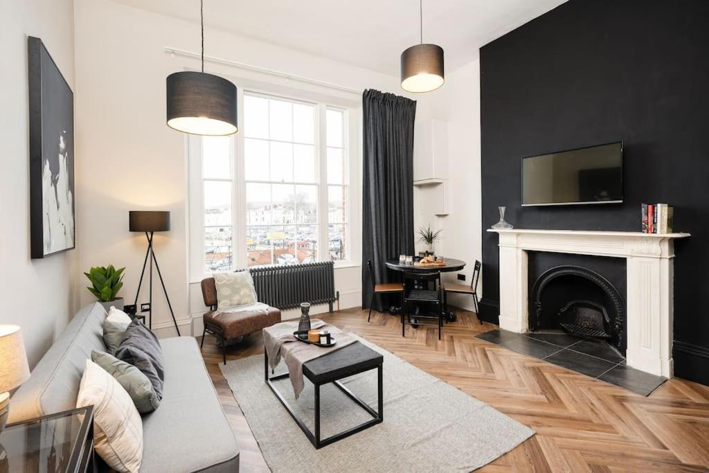 High End Free Parking Wifi Balcony Ensuite Cheltenham Exteriér fotografie