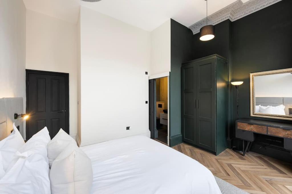 High End Free Parking Wifi Balcony Ensuite Cheltenham Exteriér fotografie